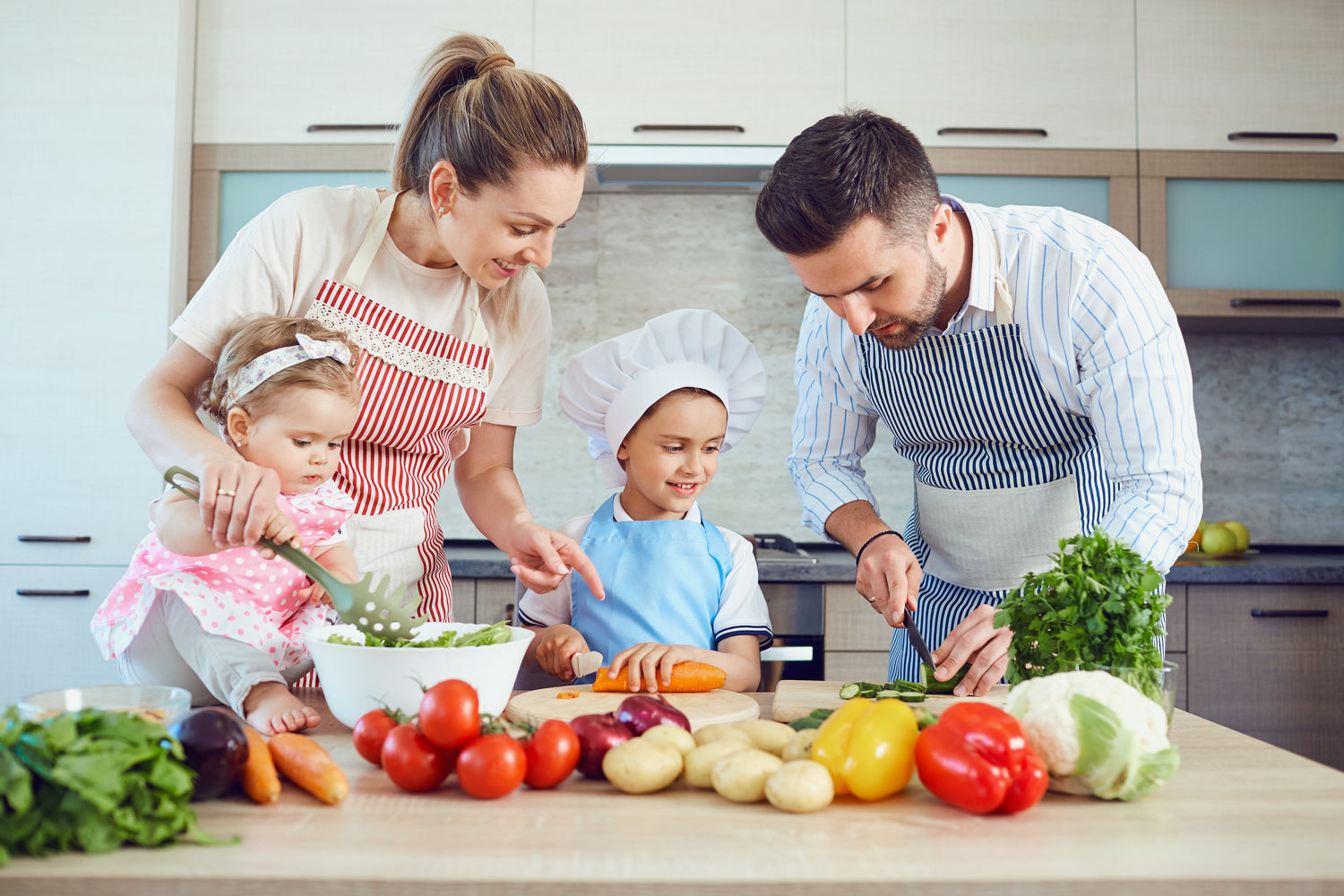 ريختر - عائلة تطبخ خضار طازجة